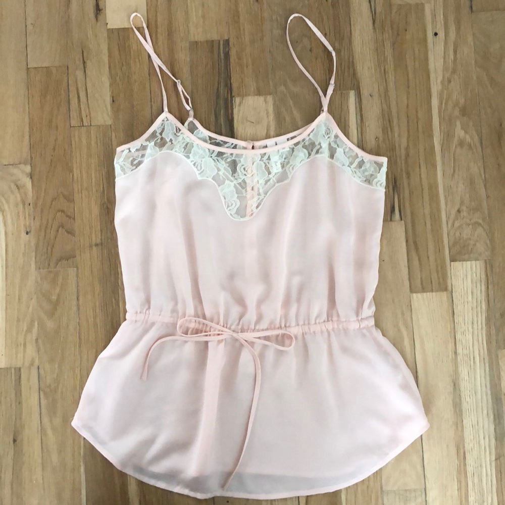 Feminine tank with lace detail
